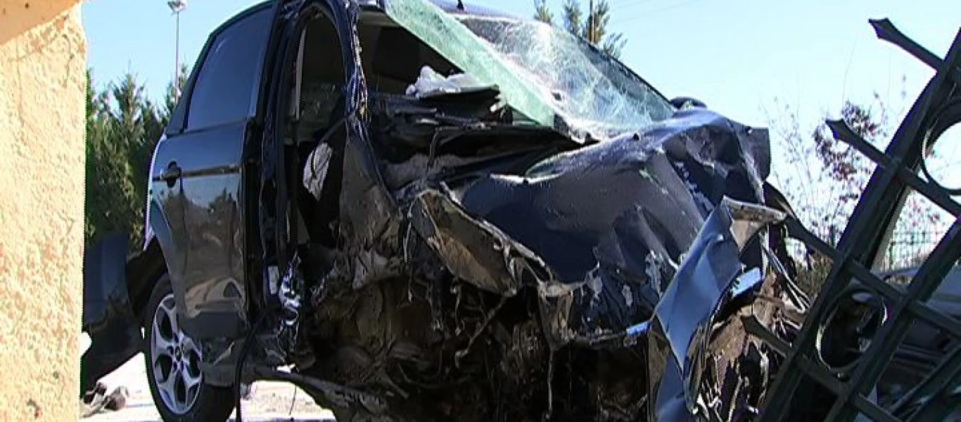 Λάρισα: Σοκαριστικές εικόνες από το τροχαίο - Σκοτώθηκε μία 19χρονη